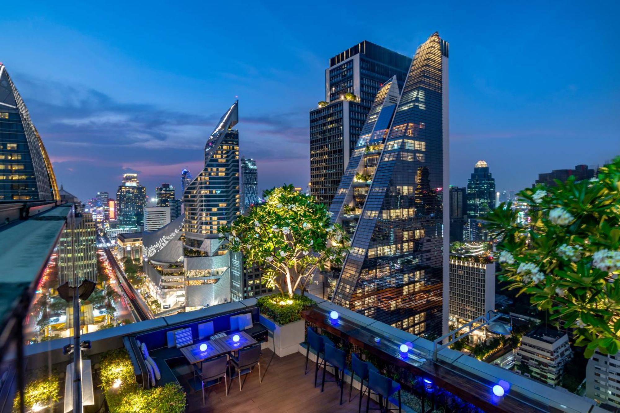 Four Points By Sheraton Bangkok Ploenchit Hotel Exterior photo