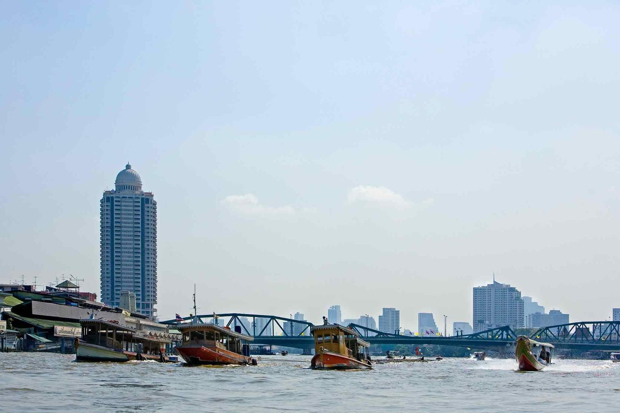 Four Points By Sheraton Bangkok Ploenchit Hotel Exterior photo