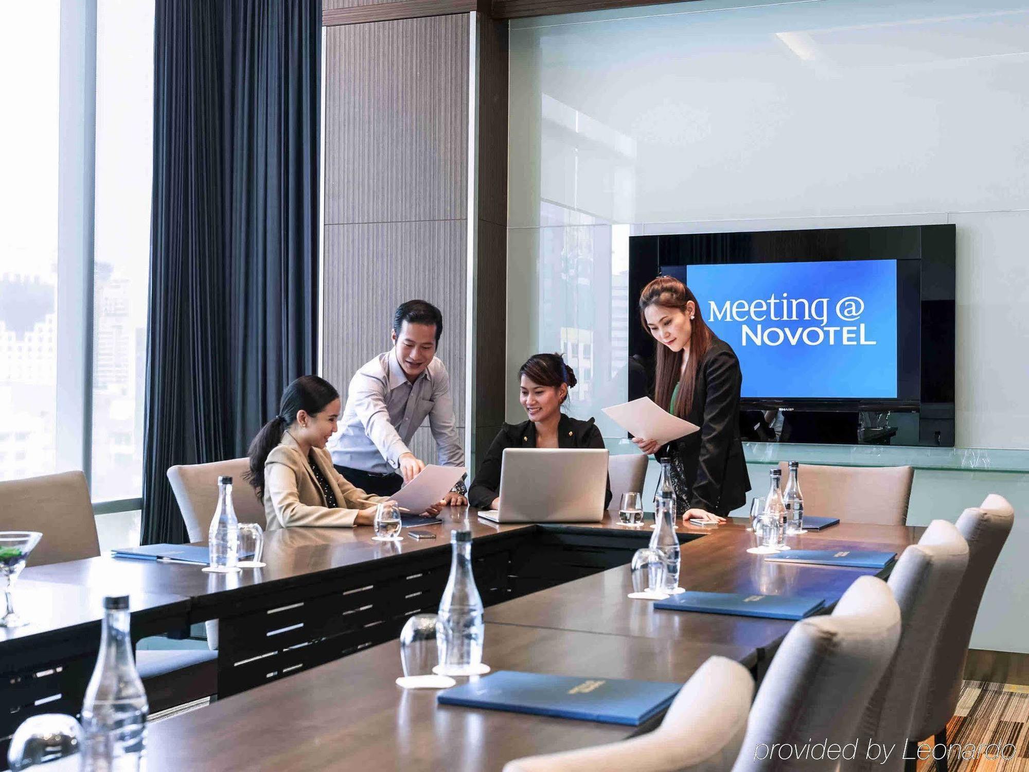 Four Points By Sheraton Bangkok Ploenchit Hotel Exterior photo