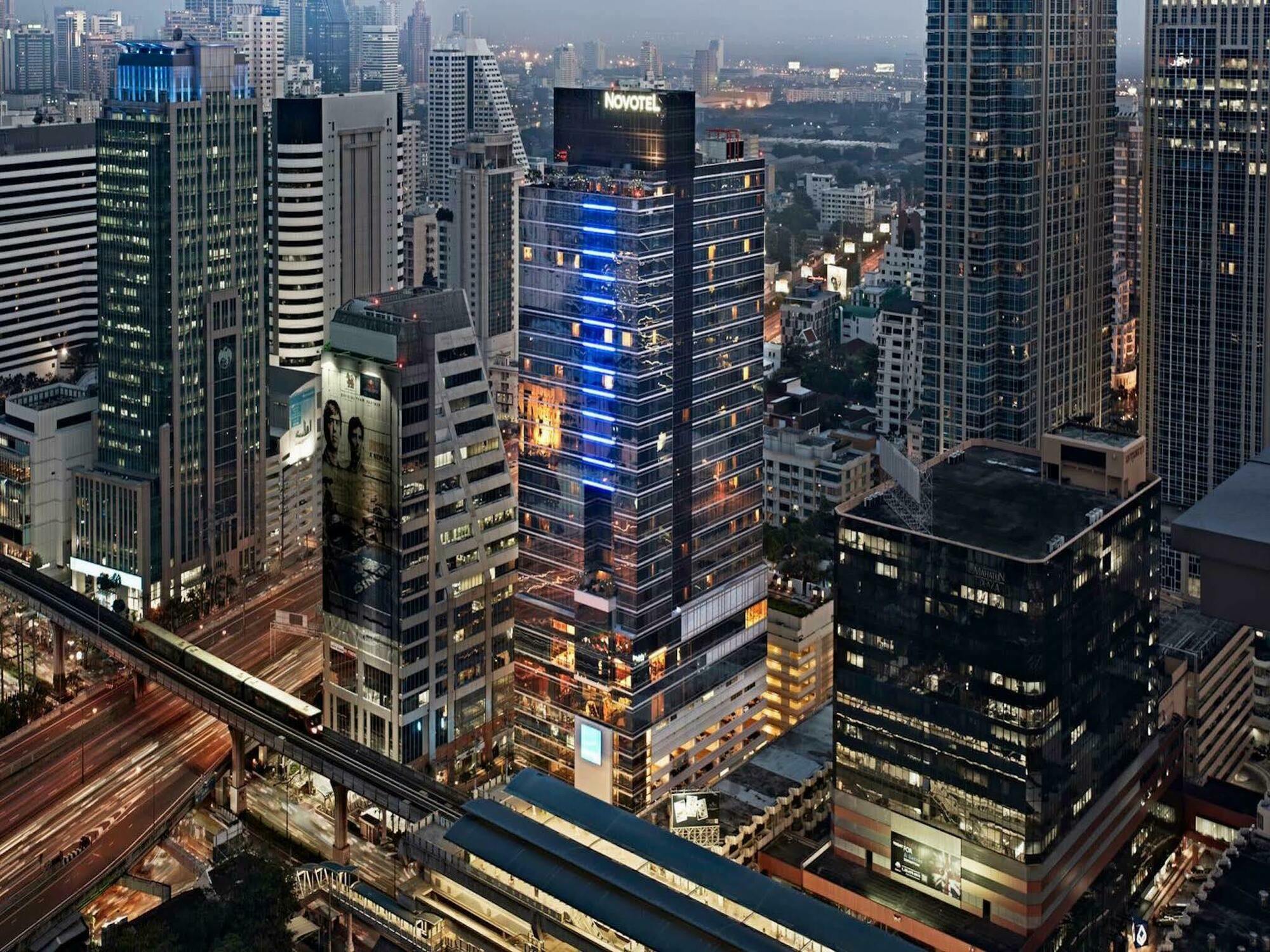 Four Points By Sheraton Bangkok Ploenchit Hotel Exterior photo